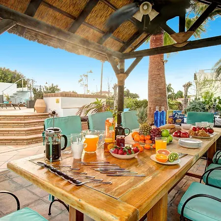 Holiday home Sunshine Laughter & Sea Views *