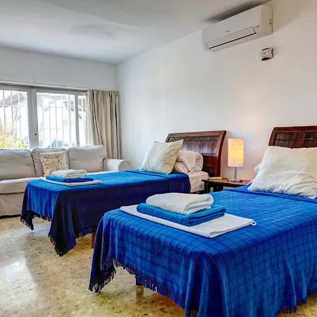 Holiday home Sunshine Laughter & Sea Views *