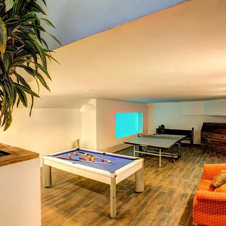 Sunshine Laughter & Sea Views Holiday home *